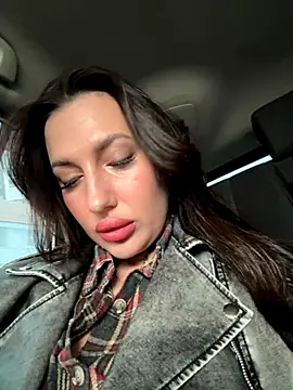 Snapshot of AleksandraRich chatting on 10-05-25, 02:43 AleksandraRich online show from 10-05-25, 02:43