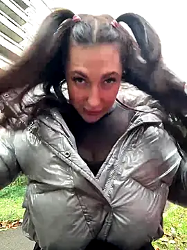 Snapshot of AleksandraRich chatting on 10-06-25, 02:09 AleksandraRich online show from 10-06-25, 02:09