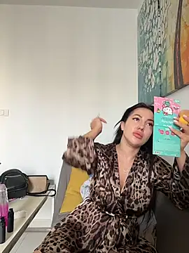 Snapshot of AleksandraRich chatting on 11-25-25, 01:16 AleksandraRich online show from 11-25-25, 01:16