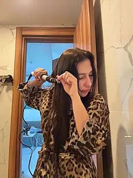 Snapshot of AleksandraRich chatting on 11-28-25, 01:08 AleksandraRich online show from 11-28-25, 01:08