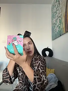 Snapshot of AleksandraRich chatting on 12-02-25, 01:00 AleksandraRich online show from 12-02-25, 01:00