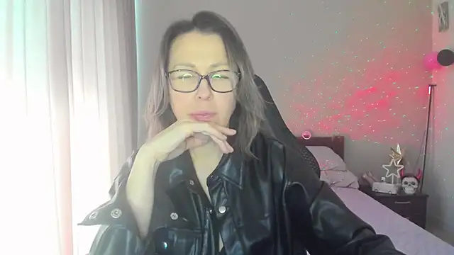 Snapshot of MANKAmmm1 chatting on 03-11-25, 11:44 MANKAmmm1 online show from 03-11-25, 11:44