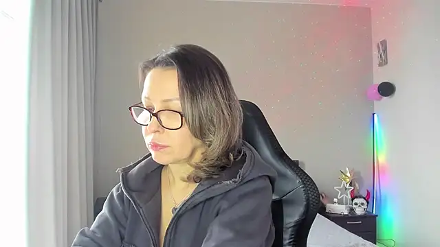 Snapshot of MANKAmmm1 chatting on 03-12-25, 01:40 MANKAmmm1 online show from 03-12-25, 01:40