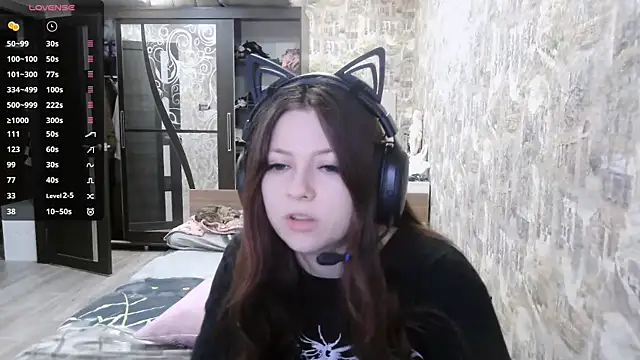 Snapshot of RendyDow chatting on 11-13-25, 08:35 RendyDow online show from 11-13-25, 08:35