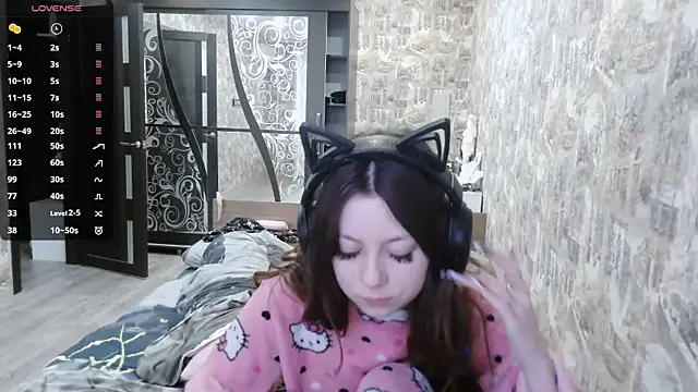 Snapshot of RendyDow chatting on 11-14-25, 07:18 RendyDow online show from 11-14-25, 07:18