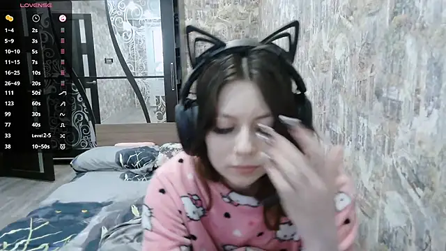 Snapshot of RendyDow chatting on 11-17-25, 08:20 RendyDow online show from 11-17-25, 08:20