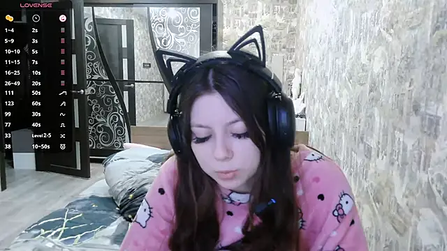 Snapshot of RendyDow chatting on 11-18-25, 07:24 RendyDow online show from 11-18-25, 07:24