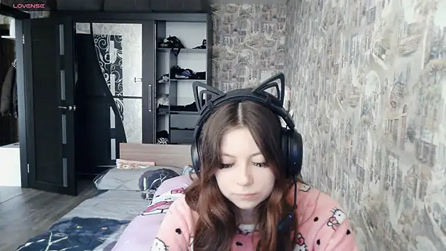 Snapshot of RendyDow chatting on 11-19-25, 07:52 RendyDow online show from 11-19-25, 07:52