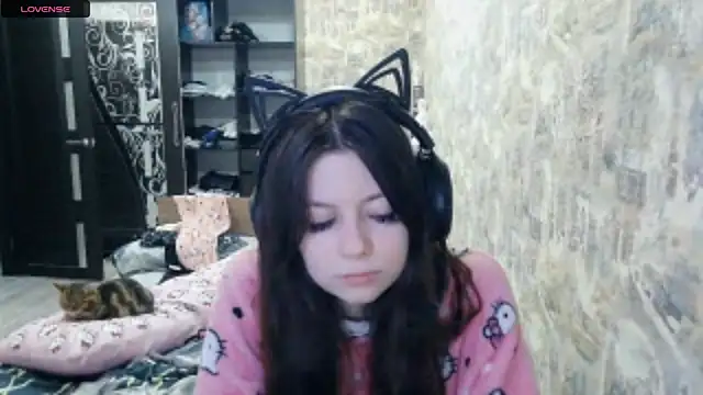 Snapshot of RendyDow chatting on 11-29-25, 10:29 RendyDow online show from 11-29-25, 10:29