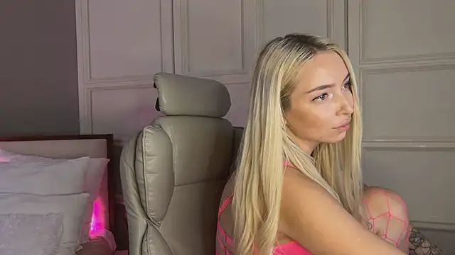 OhMyEmma online show from 03-12-25, 04:08