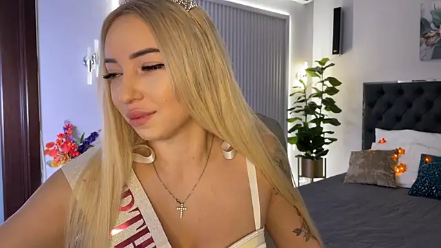 OhMyEmma online show from 10-06-25, 01:36