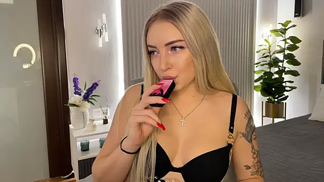 OhMyEmma online show from 11-22-25, 01:15