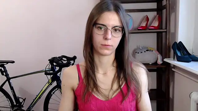 Snapshot of love_megi chatting on 12-14-25, 07:36 love megi online show from 12-14-25, 07:36