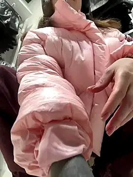 Snapshot of Bella_Gloria chatting on 11-26-25, 09:21 Bella Gloria online show from 11-26-25, 09:21