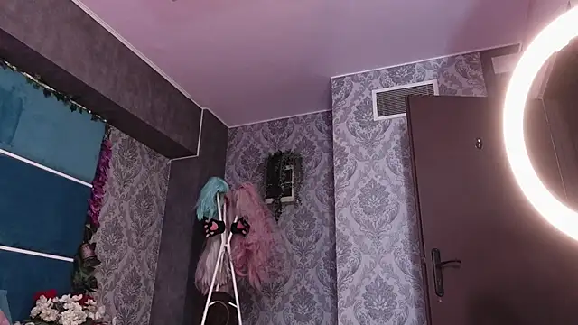 SunnyGlow online show from 09-26-25, 04:38