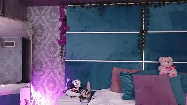 SunnyGlow online show from 10-06-25, 05:27