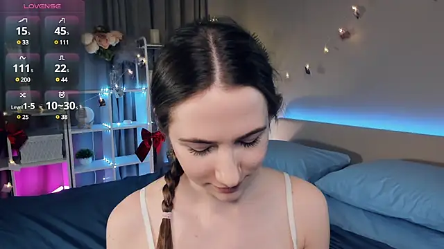 Kira mindnes online show from 03-17-25, 01:46