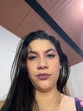 Snapshot of roldanmary chatting on 09-19-25, 03:30 roldanmary online show from 09-19-25, 03:30