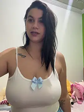 Snapshot of roldanmary chatting on 10-23-25, 03:17 roldanmary online show from 10-23-25, 03:17