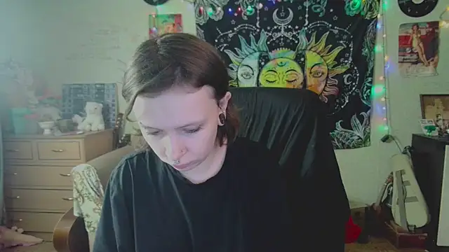 Snapshot of Lil_foxxx chatting on 09-11-25, 09:09 Lil foxxx online show from 09-11-25, 09:09