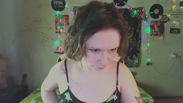 Snapshot of Lil_foxxx chatting on 12-05-25, 07:50 Lil foxxx online show from 12-05-25, 07:50