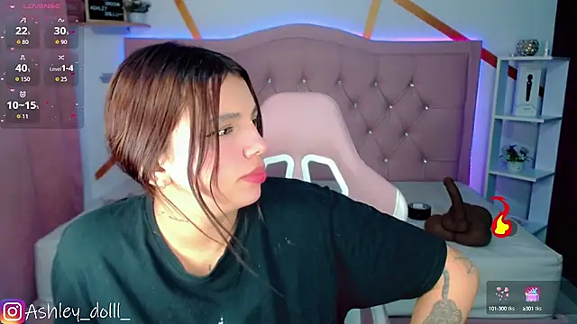 Snapshot of Ashley_dolll chatting on 10-03-25, 09:12 Ashley dolll online show from 10-03-25, 09:12