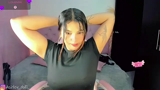 Snapshot of Ashley_dolll chatting on 05-11-26, 09:01 Ashley dolll online show from 05-11-26, 09:01