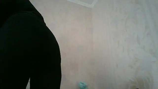 Snapshot of AliseWats chatting on 10-11-25, 12:47 AliseWats online show from 10-11-25, 12:47