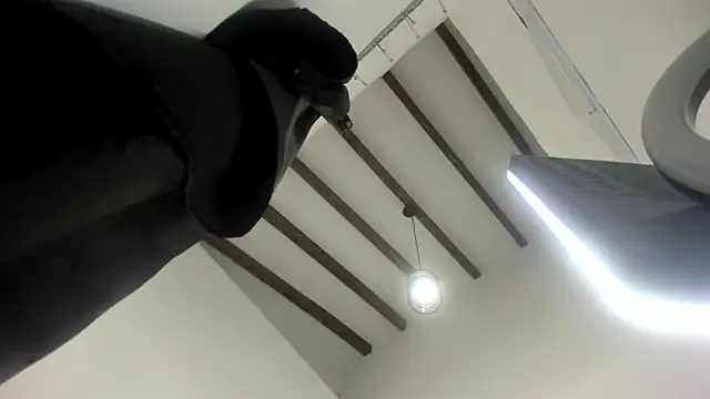 Lola Blondie online show from 11-17-25, 12:11