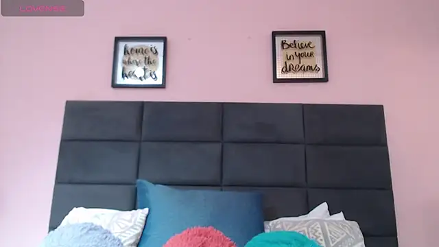 Snapshot of SophiaQueens chatting on 09-20-25, 07:59 SophiaQueens online show from 09-20-25, 07:59