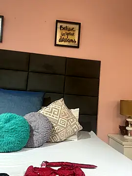 Snapshot of SophiaQueens chatting on 10-02-25, 08:05 SophiaQueens online show from 10-02-25, 08:05