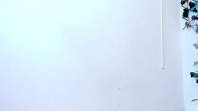 Snapshot of SophiaQueens chatting on 10-30-25, 08:20 SophiaQueens online show from 10-30-25, 08:20