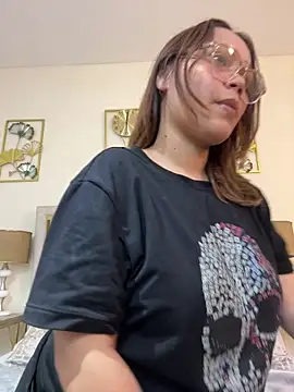 SophiaQueens online show from 04-26-26, 08:17