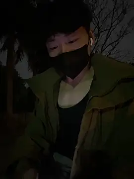 Snapshot of chipboo chatting on 03-15-26, 01:28 chipboo online show from 03-15-26, 01:28