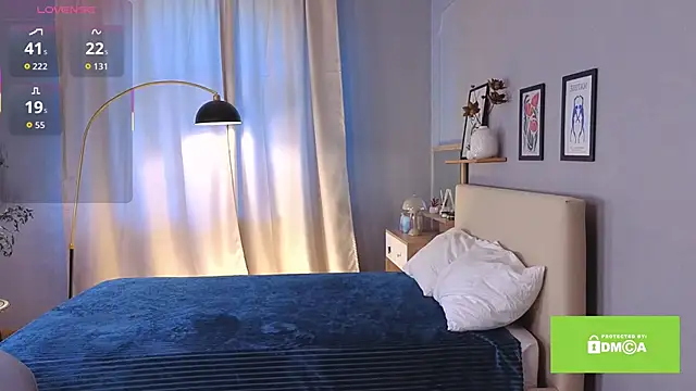 Snapshot of blue_fog chatting on 10-21-25, 08:15 blue fog online show from 10-21-25, 08:15