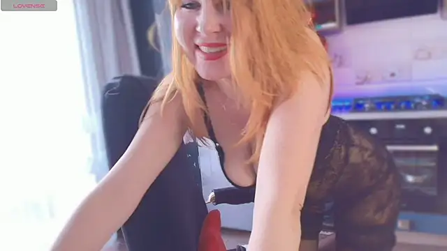 emlana online show from 04-17-26, 12:08