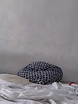 javier0990 online show from 09-27-25, 10:04