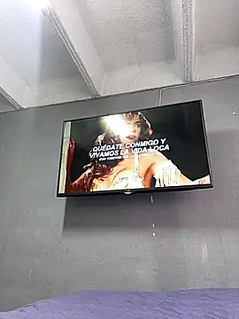 DaphneRosses online show from 09-29-25, 01:49