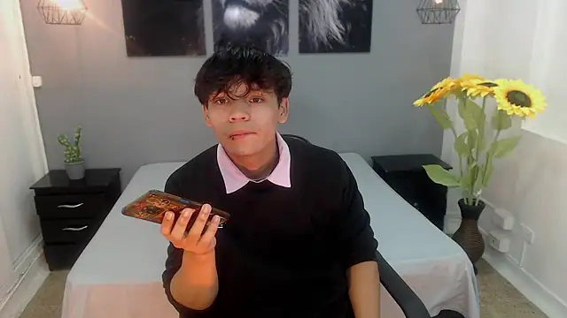 Snapshot of Draco_collins chatting on 03-22-25, 03:30 Draco collins online show from 03-22-25, 03:30