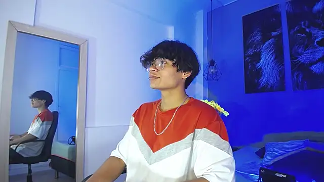 Snapshot of Draco_collins chatting on 09-16-25, 07:59 Draco collins online show from 09-16-25, 07:59