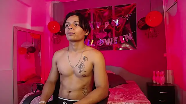 Snapshot of Draco_collins chatting on 10-27-25, 08:13 Draco collins online show from 10-27-25, 08:13