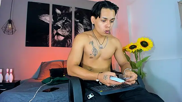 Snapshot of Draco_collins chatting on 12-05-25, 08:05 Draco collins online show from 12-05-25, 08:05