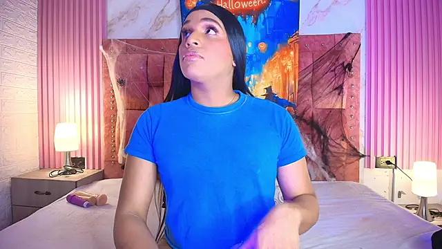 Snapshot of goldilockss15 chatting on 10-29-25, 04:04 goldilockss15 online show from 10-29-25, 04:04