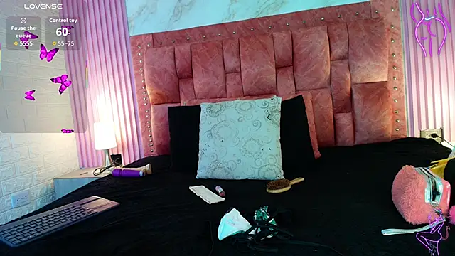 Snapshot of goldilockss15 chatting on 11-05-25, 03:17 goldilockss15 online show from 11-05-25, 03:17