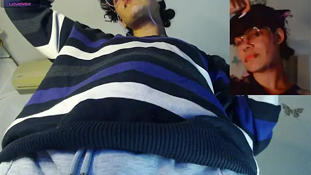 Snapshot of PainPrince69 chatting on 10-10-25, 04:11 PainPrince69 online show from 10-10-25, 04:11