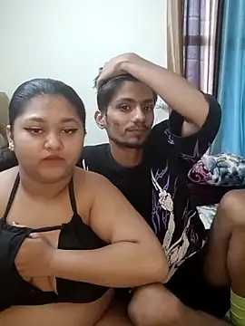 Snapshot of Strip-Couples chatting on 03-13-25, 12:46 Strip-Couples online show from 03-13-25, 12:46