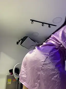 AlesiaCooper online show from 10-18-25, 12:06