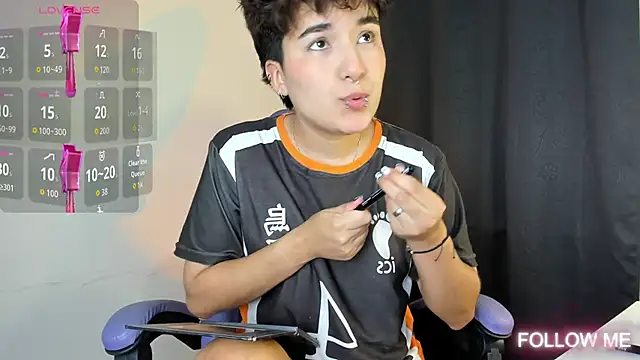 emma cute7 online show from 10-03-25, 03:03