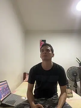 Snapshot of Thiagobb7 chatting on 09-22-25, 11:07 Thiagobb7 online show from 09-22-25, 11:07