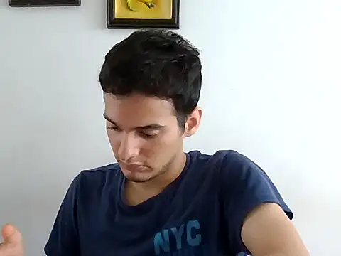 Snapshot of Thiagobb7 chatting on 10-11-25, 06:28 Thiagobb7 online show from 10-11-25, 06:28